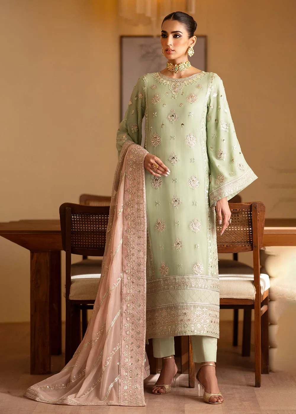 Romansiyyah Luxury Formals '24 by Emaan Adeel | NAJMEH