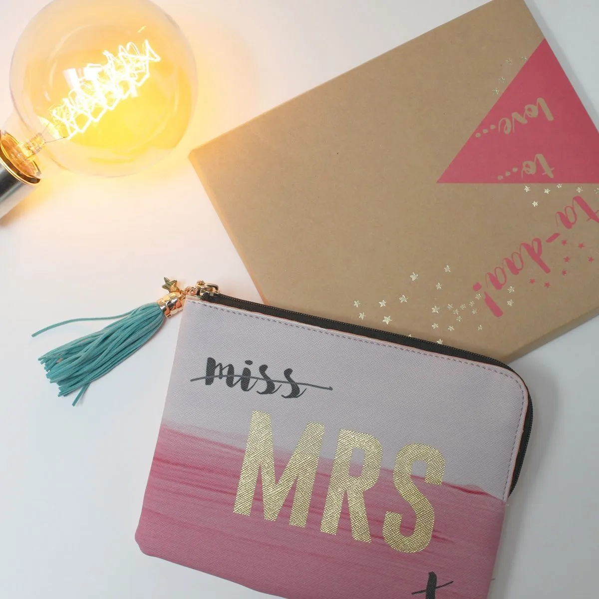 Ta-Daa "Mrs" Pouch